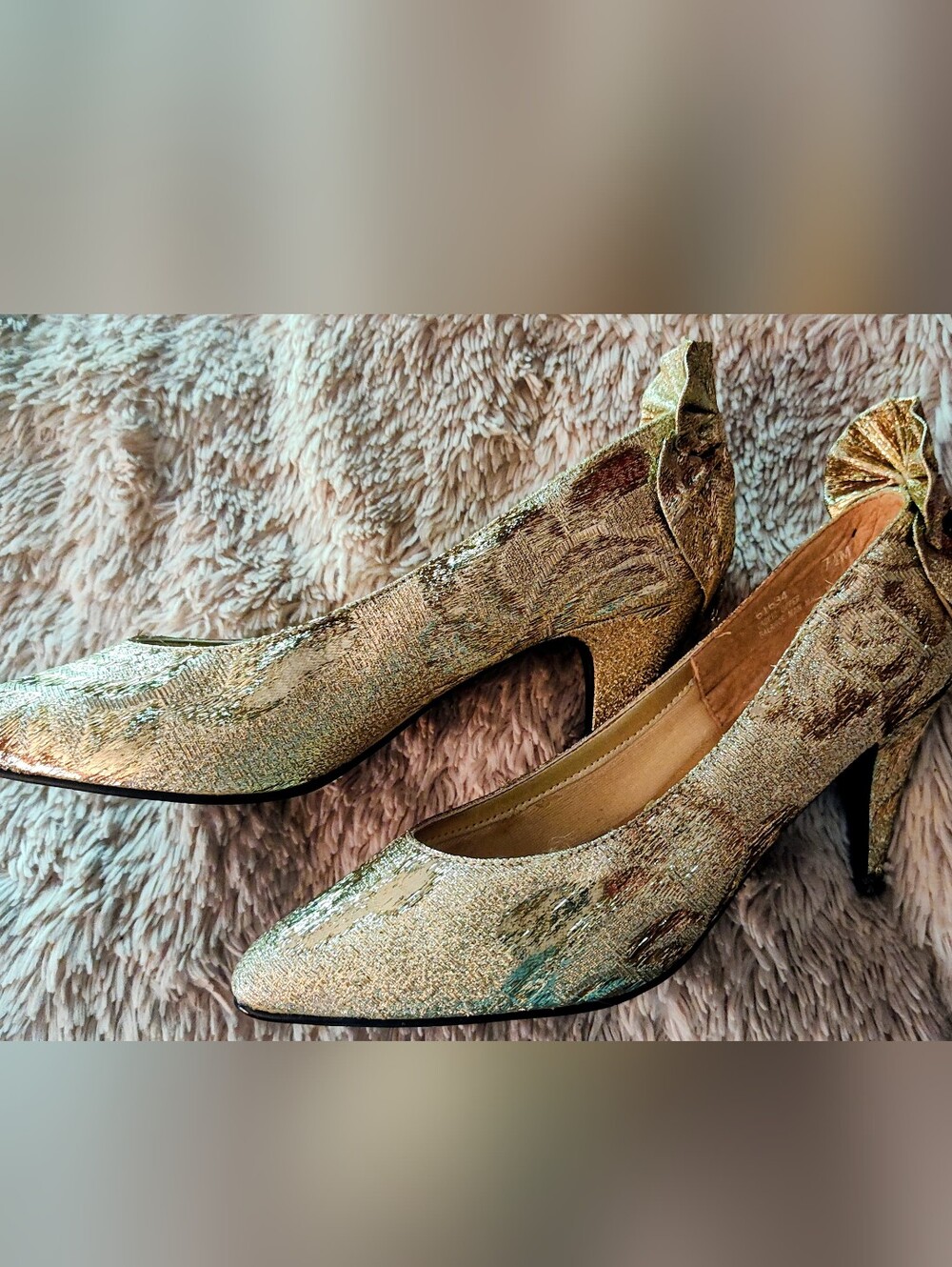 Vintage Jessica Gold Metallic Pointed-Toe Kitten Heel Pumps 7 1/2M